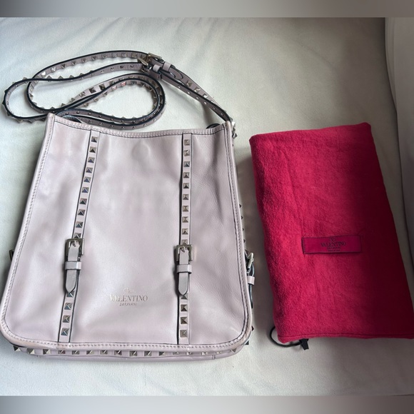 $2900 Valentino Garavani ROCKSTUD shoulder bag - Picture 2 of 13